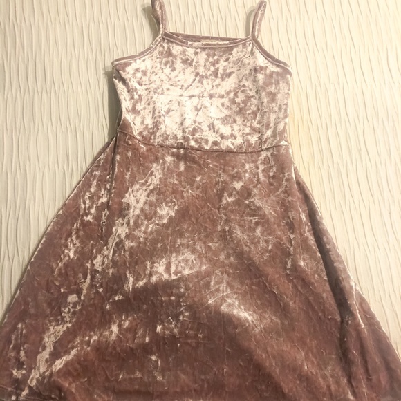 Forever 21 Dresses & Skirts - Girls blush pink velvet dress